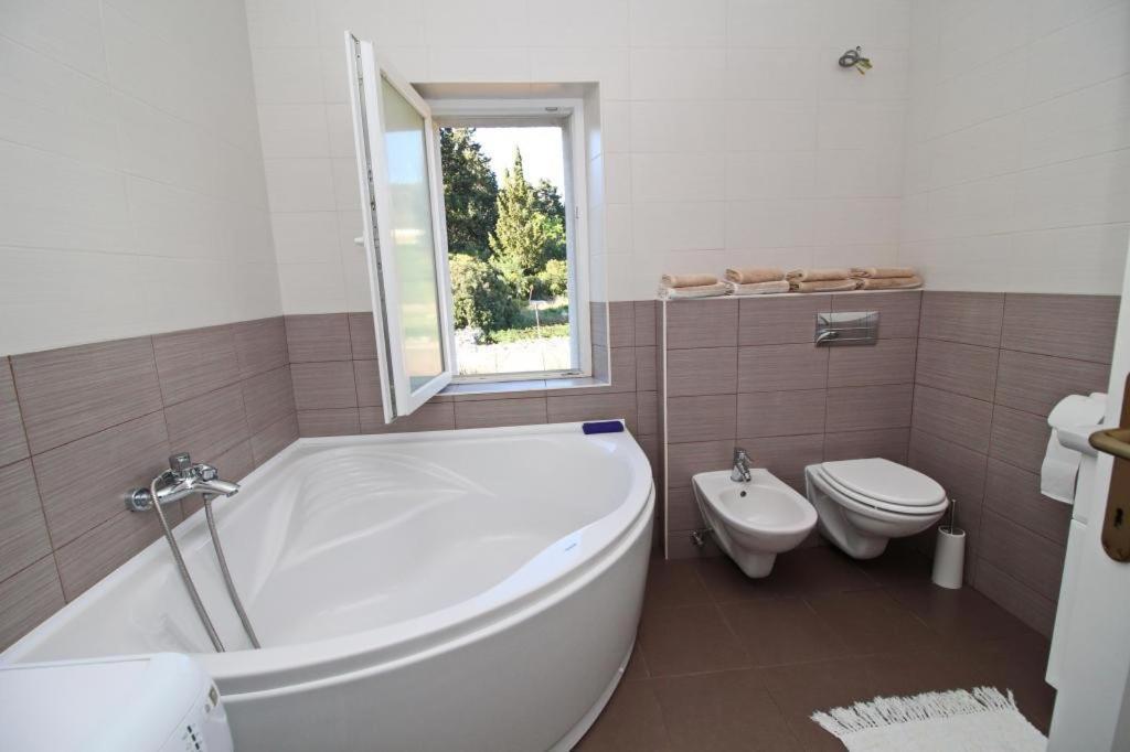 Apartment Lucija Vela Luka Bagian luar foto