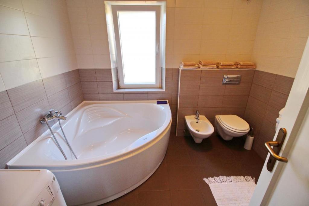 Apartment Lucija Vela Luka Bagian luar foto