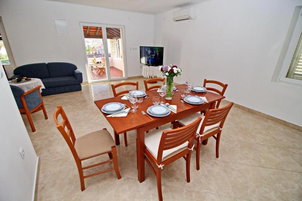 Apartment Lucija Vela Luka Bagian luar foto