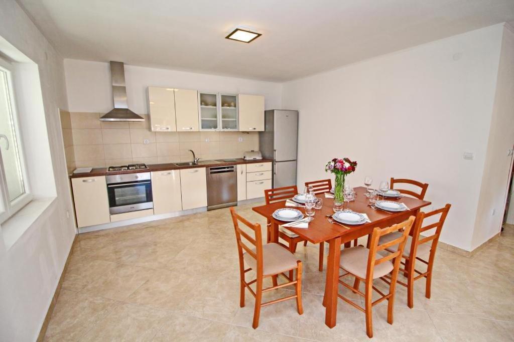 Apartment Lucija Vela Luka Bagian luar foto
